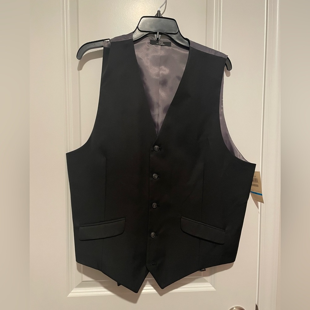 Black Haggar vest size 48